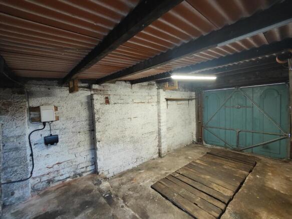 3 bed Terraced for sale Image 12