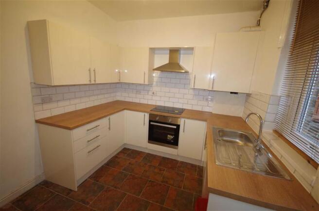 NEWLY FITTED KITCHEN