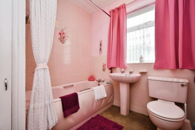 2 bed Semi-Detached Bungalow for sale Image 10