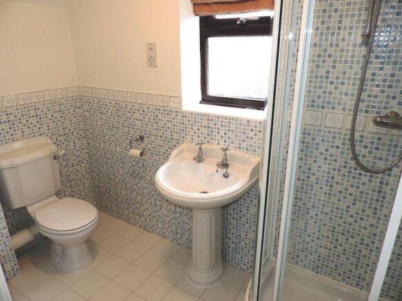 Ensuite bedroom 2
