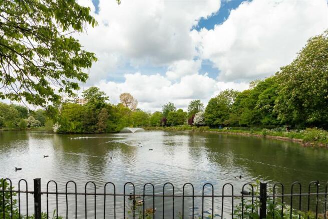 Clissold Court (25).jpg