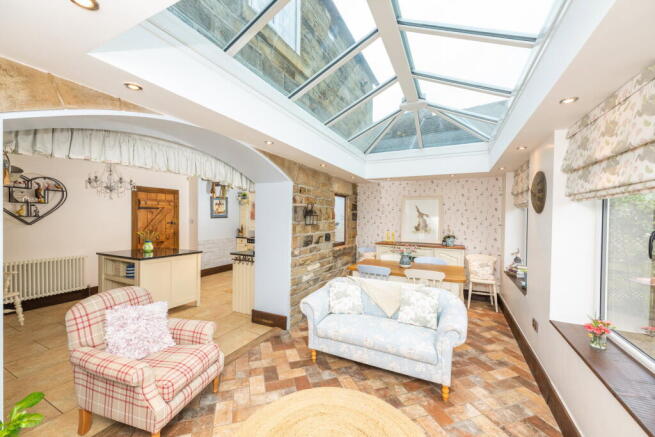3 bed Barn Conversion for sale Image 8