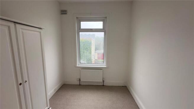 3 bed Terraced to rent Image 10