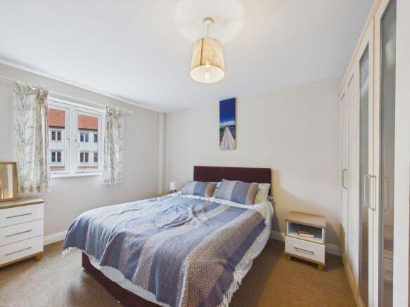 3 bed Apartment for sale Image 6