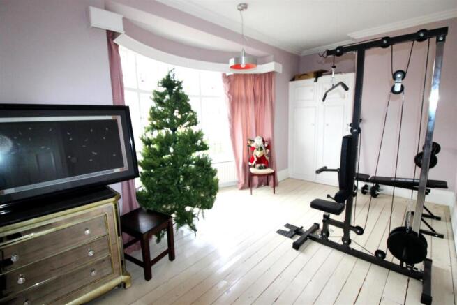 4 bed Semi-Detached for sale Image 12
