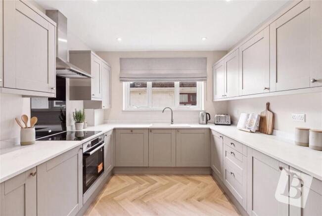 Elmtree Road, Vange, Basildon, Essex, SS16 photo 2
