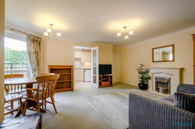 8700414-interior06.jpg