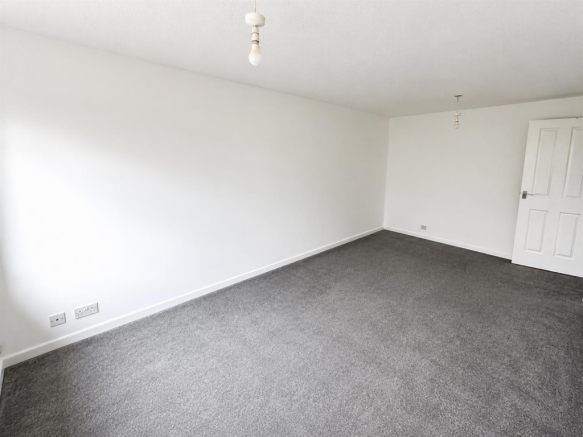 2 bed Semi-Detached Bungalow to rent Image 3