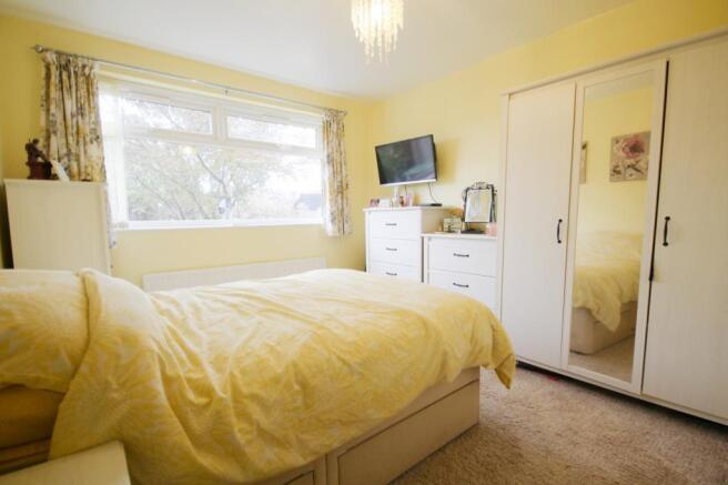 Bedroom 2/Dining Room 