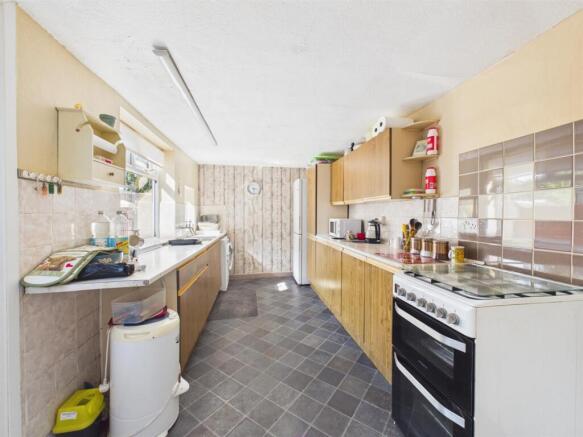 3 bed Semi-Detached for sale Image 4