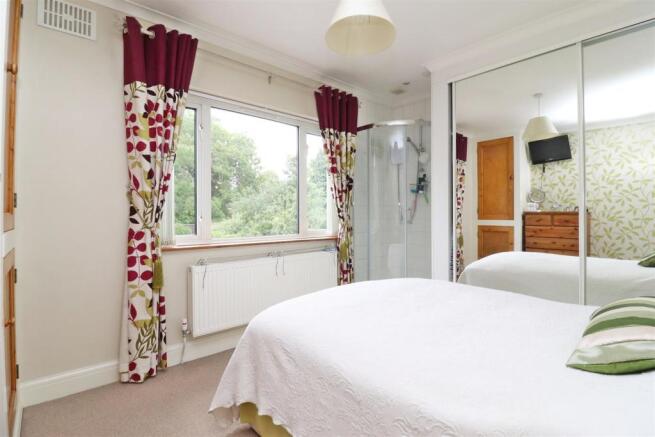 bedroom.JPG