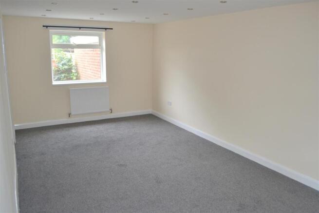 Lounge 2.JPG