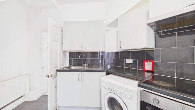 2 bed House to rent Image 2