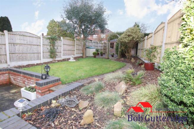 ENCLOSED REAR GARDEN
