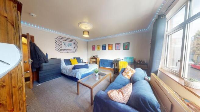 6 bed Terraced to rent Image 7
