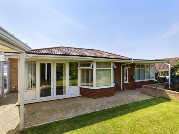 3 bed Detached Bungalow for sale Image 11