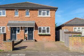 176c, Staines Road East, Sunbury-on-thames TW16 5AY