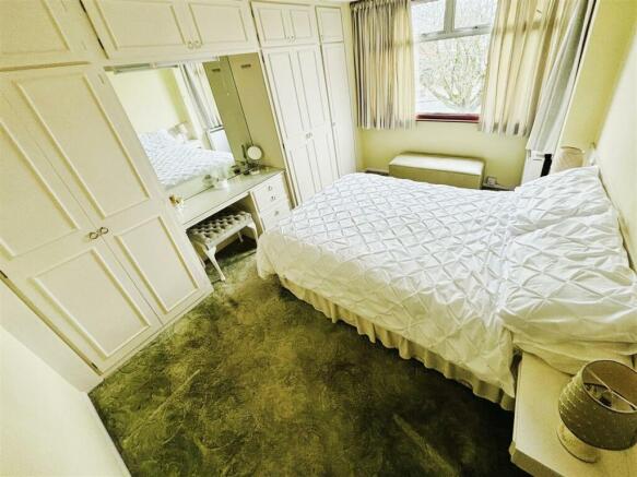 MR 20Bed 201.jpg