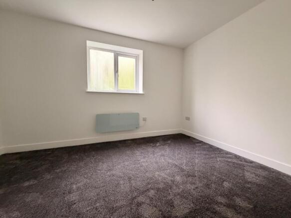 2 bed Flat to rent Image 6