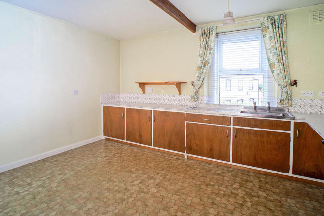 Kitchen / Dining Roo