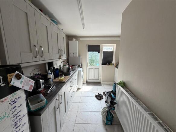 8 bed Apartment for sale Image 5