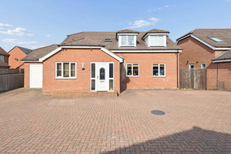 Cambridge Road, Langford, Biggleswade, SG18