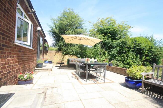 rear garden b.JPG