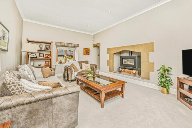 4 bed Detached for sale Image 7