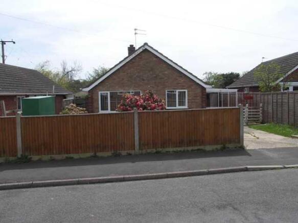 THE PROPERTY