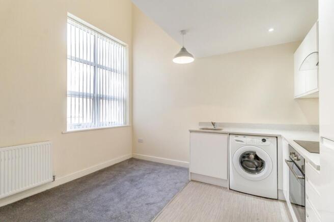 1 bed Apartment to rent Image 6