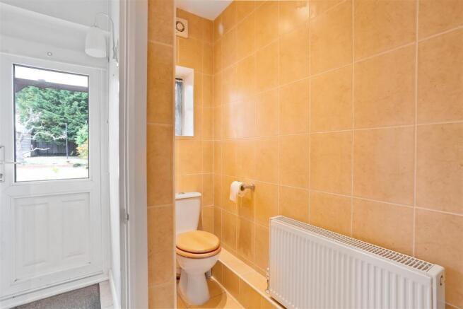 830186517 - 52 Windborough Road , SM5 6.jpg