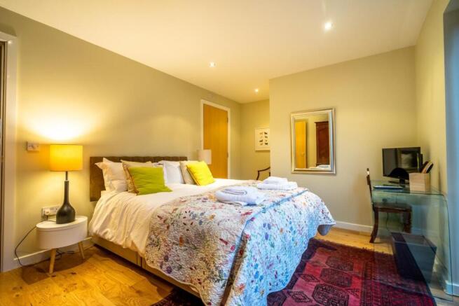 2 bed Apartment for sale Image 8