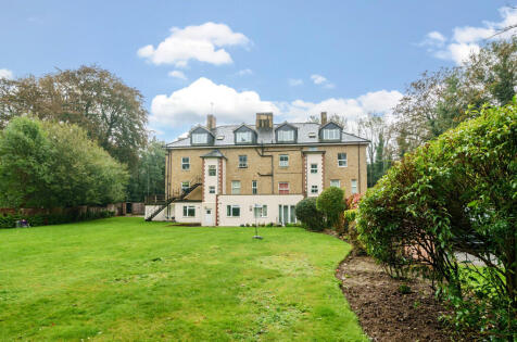 Hunters Lodge, Nutfield Road, Redhill