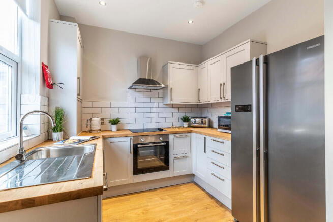 5 bed Terraced to rent Image 4