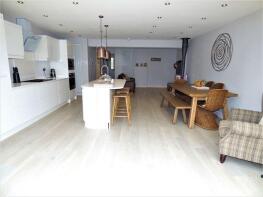 96, Rayleigh Drive, Leigh-on-sea SS9 4JE