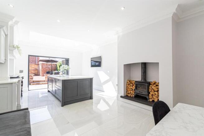 Dining Kitchen & Family Room