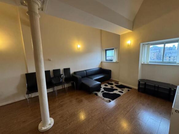 1 bed Flat to rent Image 3