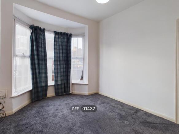 3 bed Terraced to rent Image 4