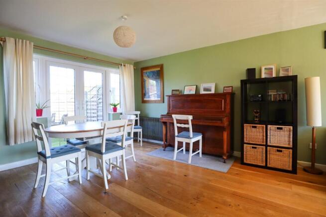 Dining area.jpg