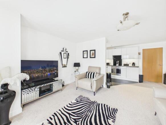 2 bed Apartment for sale Image 8