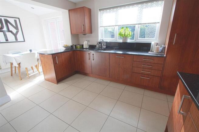 KITCHEN1.jpg