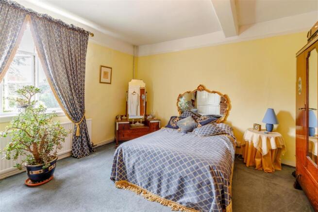 8471382-interior22.jpg