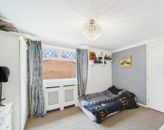 3 bed Terraced for sale Image 9