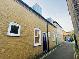 2, Oyster Mews, Skinner's Alley, Whitstable CT5 1QY