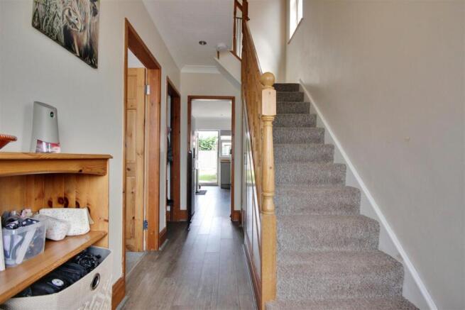 3 bed Semi-Detached for sale Image 4