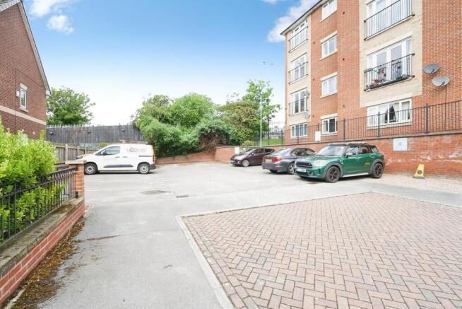 2 bed Apartment for sale Image 9