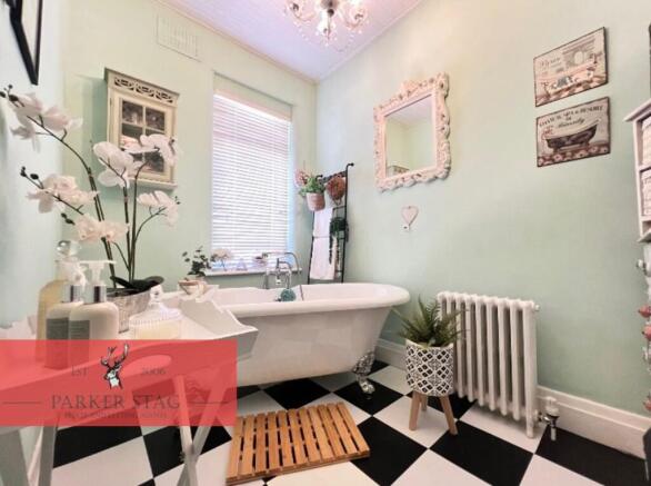 4 bed Semi-Detached for sale Image 10