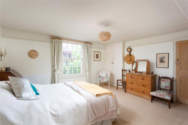 5 bed Semi-Detached for sale Image 12