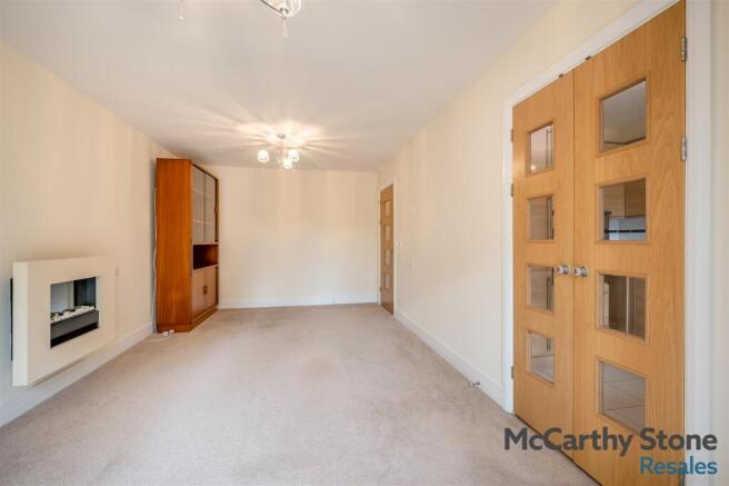 8700233-interior22.jpg
