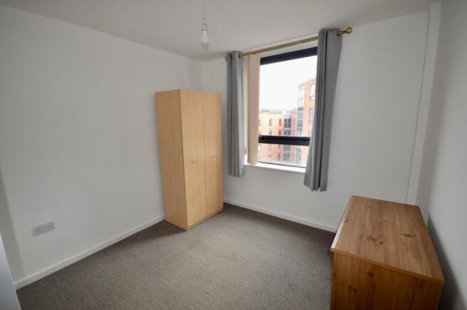2 bed Flat to rent Image 11